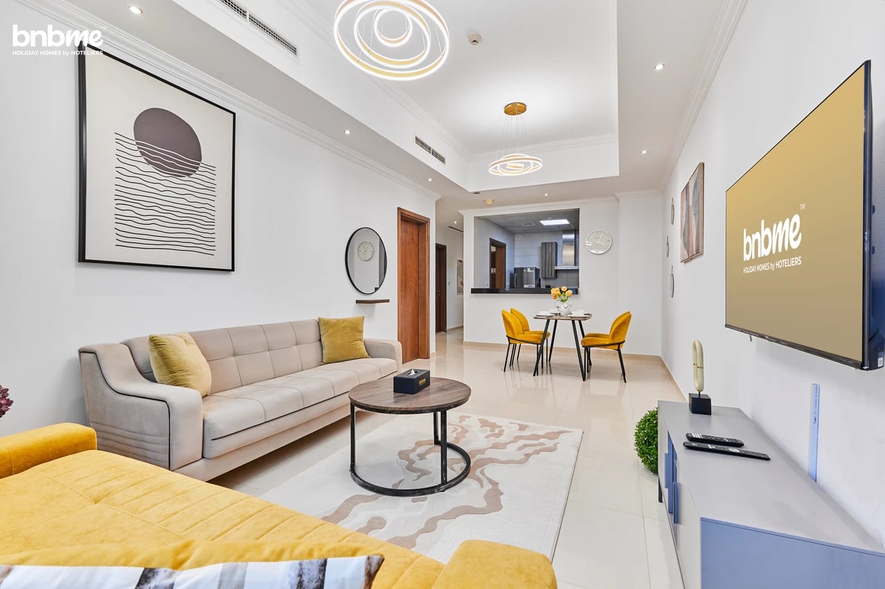 Sky-High 1BR Over Downtown Dubai