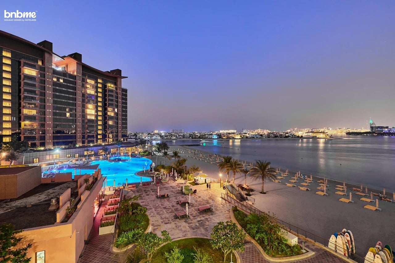 Beachfront 1BR Apartment at Palm Jumeirah