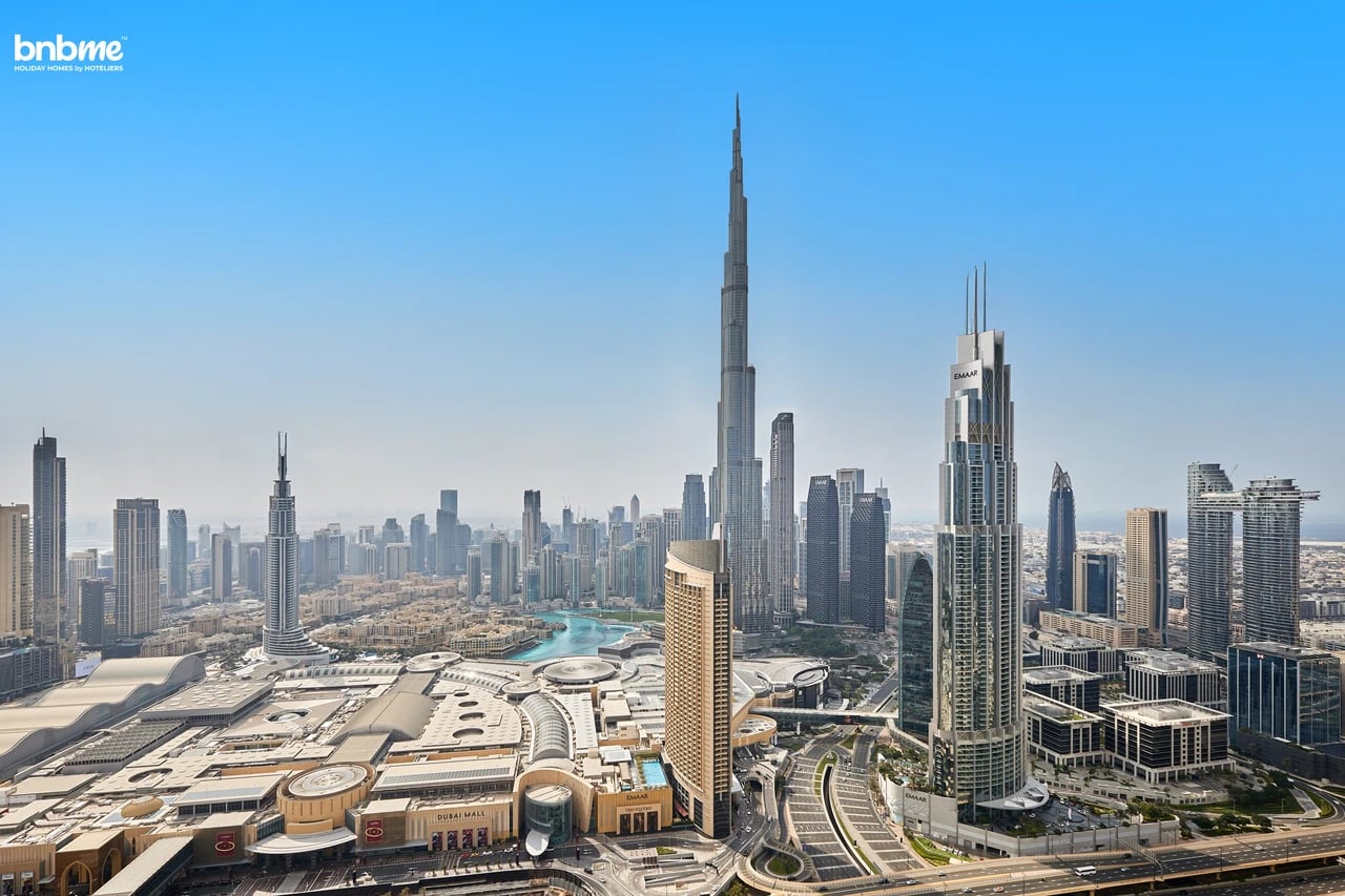 Modern High-Rise Apartment with Burj Khalifa views