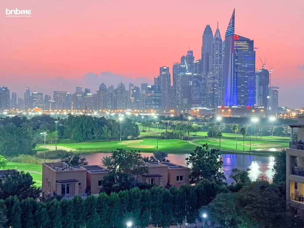 Golf & Lake View Apartment | Greens