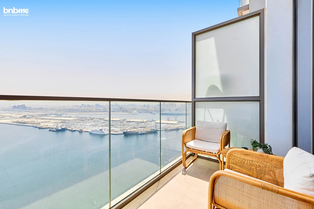 Sea-View Luxury Apartment in Dubai