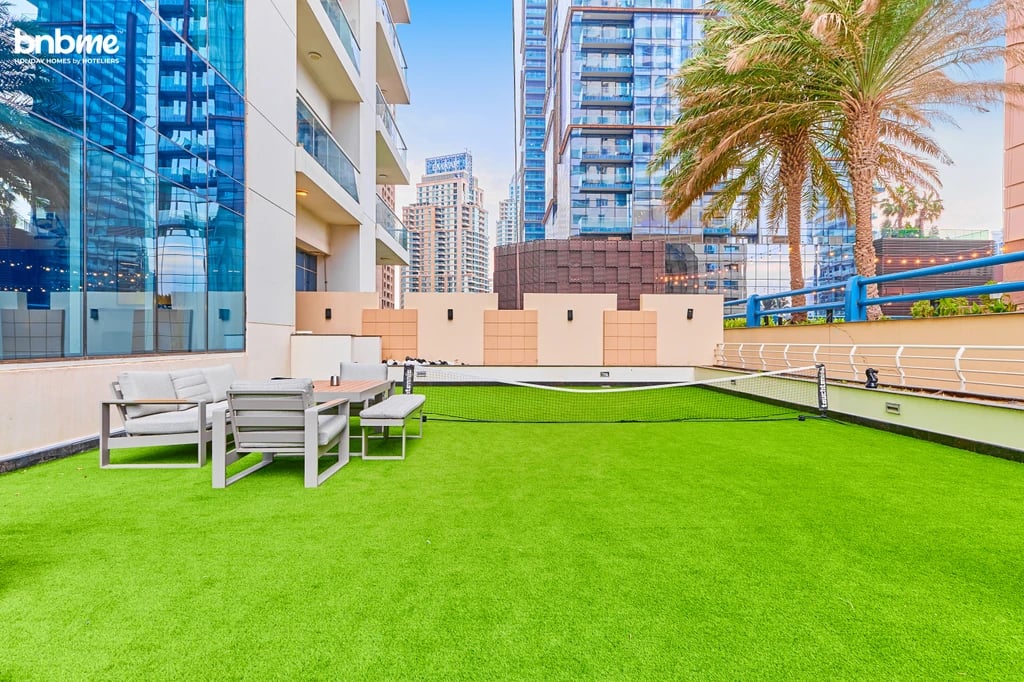 Sunlit Marina Retreat - Private Patio
