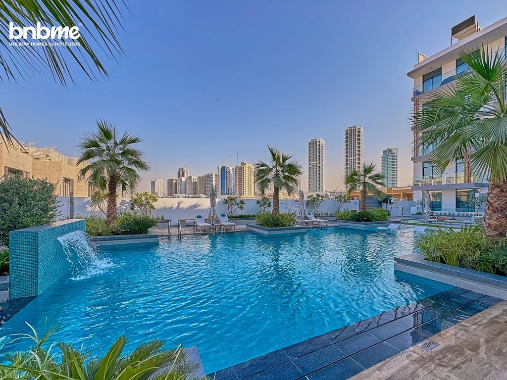 Chic JVC Studio | Pool, Gym & Serene Retreat